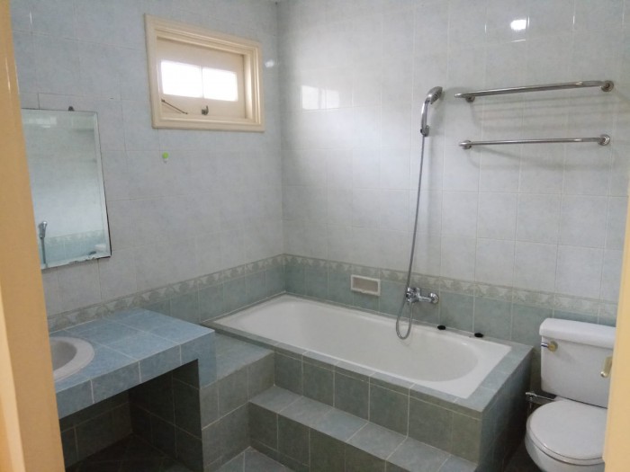 Rumah disewakan di cluster Menteng Lippo Cikarang